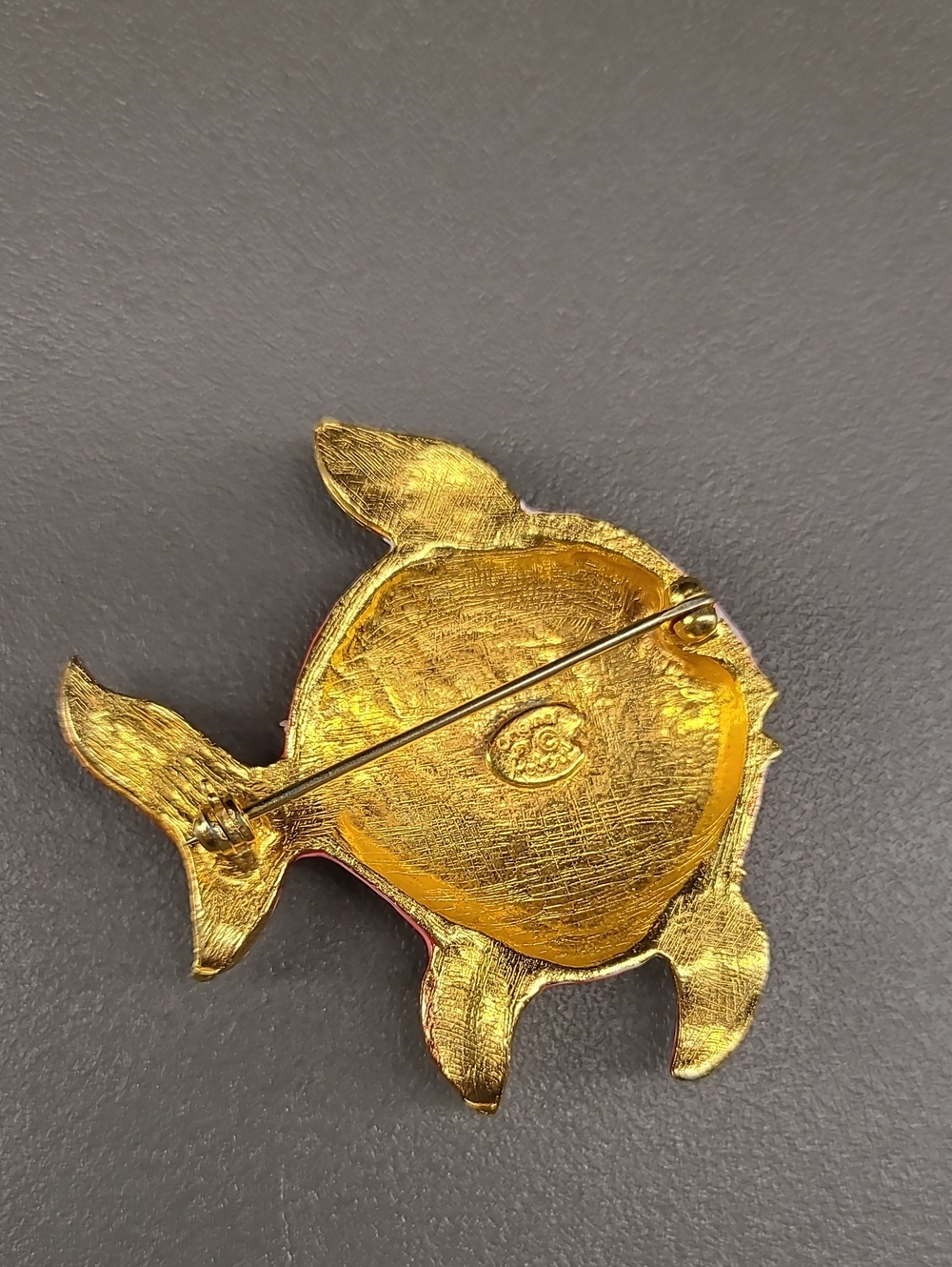 Pink Enamel Fish Robert Brooch - Picture 4 of 5